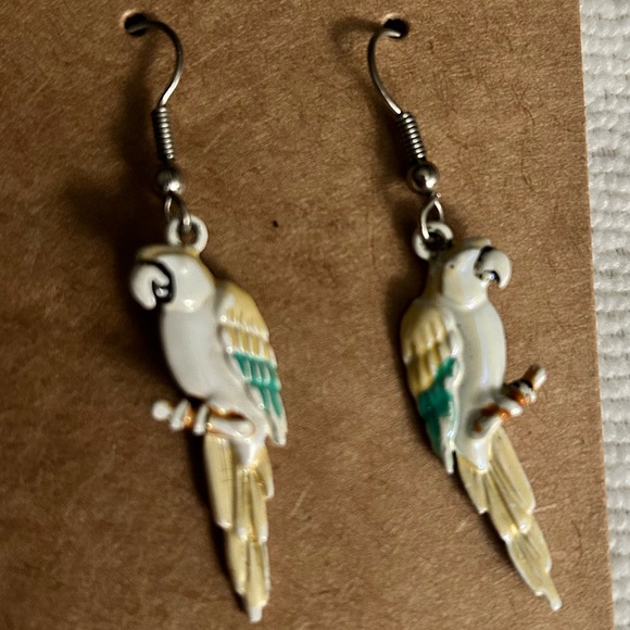 Park Lane Vintage parrot pin EUC and dangle earrings GUC - Picture 3 of 4